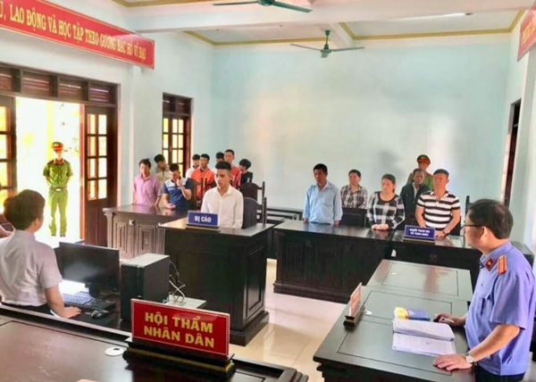 Quang cảnh buổi xét xử. Ảnh: L.H