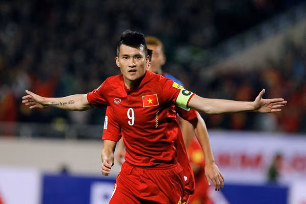 Nguyễn Công Minh phục người đồng hương xứ Nghệ Lê Công Vinh.