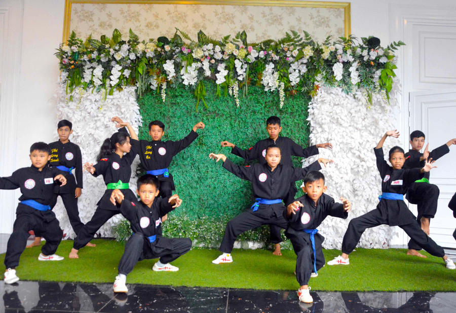Các võ sinh biểu diễn võ cổ truyền Việt Nam tại lễ ra mắt Văn phòng đại diện Viện Võ học Việt Nam khu vực Tây Nguyên. Ảnh: Minh Vỹ Các võ sinh biểu diễn môn võ cổ truyền Việt Nam tại lễ ra mắt Văn phòng đại diện Viện Võ học Việt Nam khu vực Tây Nguyên. Ảnh: Minh Vỹ