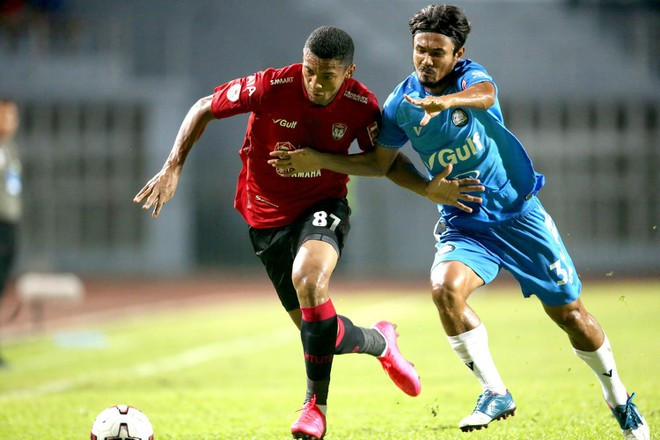 Thai League nhiều khả năng phải nối lại thi đấu sớm, và đấu dồn dập để kết thúc trong năm nay vì tiền bản quyền truyền hình. Ảnh: BANGKOK POST