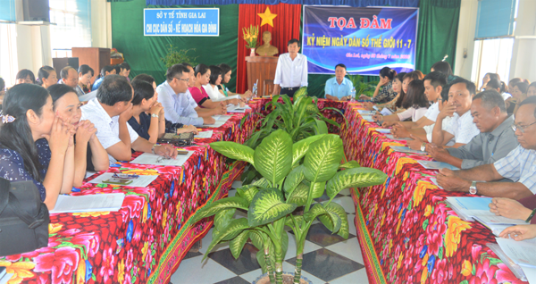 Quang cảnh buổi tọa đàm Ngày Dân số thế giới 11-7. Ảnh: Đ.Y