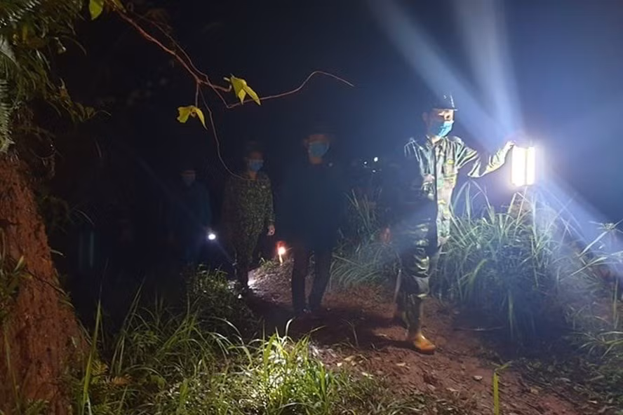 Bộ đội biên phòng tăng cường siết chặt các đường mòn, lối mở... kiên quyết với những trường hợp nhập cảnh trái phép. Ảnh Phạm Đông/LĐO