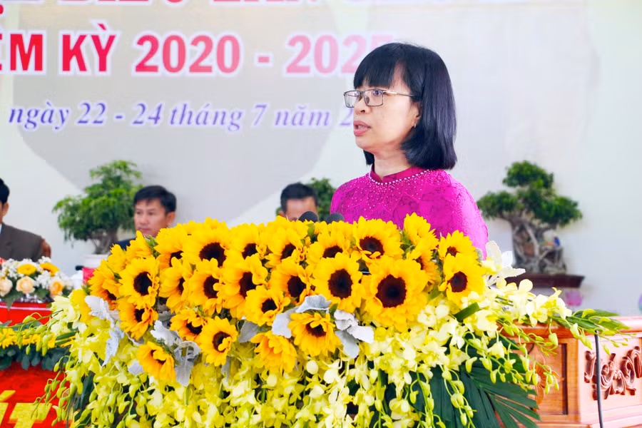 BÍ thư Thị ủy An Khê Nguyễn Thị Thanh Lịch phát biểu khai mạc Đại hội. Ảnh: Tấn Minh 