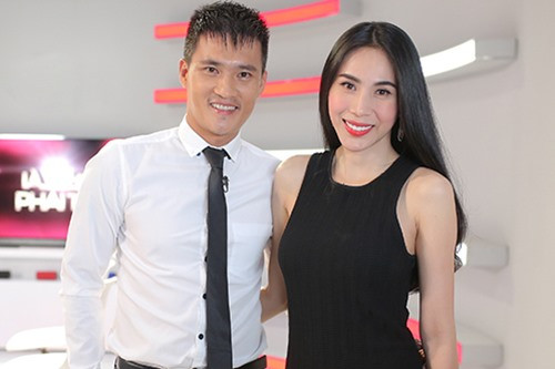 Cặp đôi luôn dành cho nhau những khoảnh khắc ngọt ngào khi xuất hiện trước công chúng. Ảnh: CT Đàn ông phải thế Cặp đôi luôn dành cho nhau những khoảnh khắc ngọt ngào khi xuất hiện trước công chúng. Ảnh: CT Đàn ông phải thế