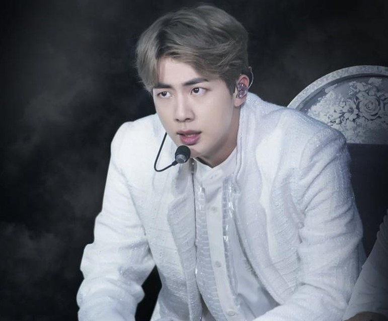 Jin đứng Top đầu bảng xếp hạng ngôi sao thần thái của showbiz Hàn Quốc. Ảnh: Mnet.