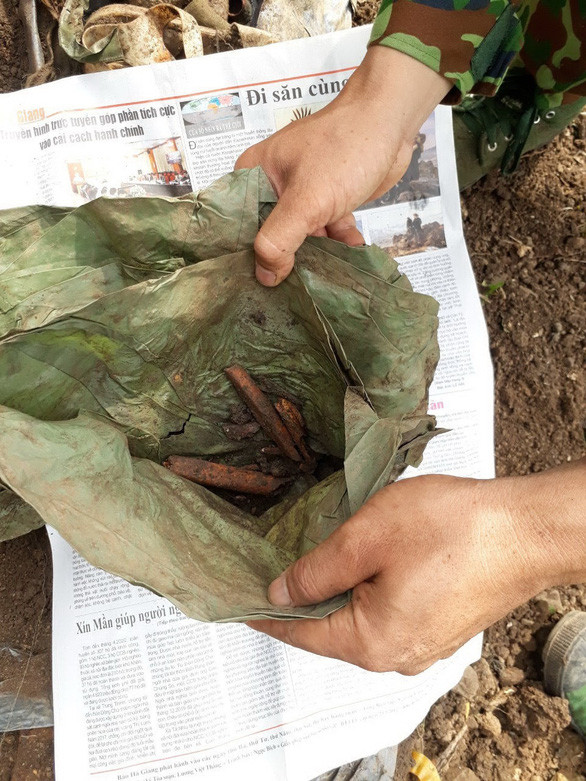 Những mẩu hài cốt của liệt sĩ còn lại khi cuộc chiến vệ quốc đã qua đi hơn 30 năm - Ảnh: NGỌC QUANG