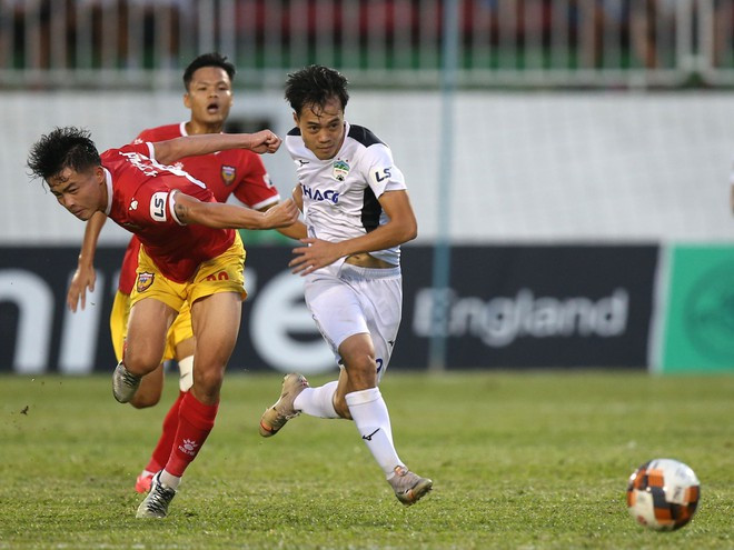 Văn Toàn chỉ mới có 1 bàn thắng từ đầu mùa. Ảnh: MINH TRẦN