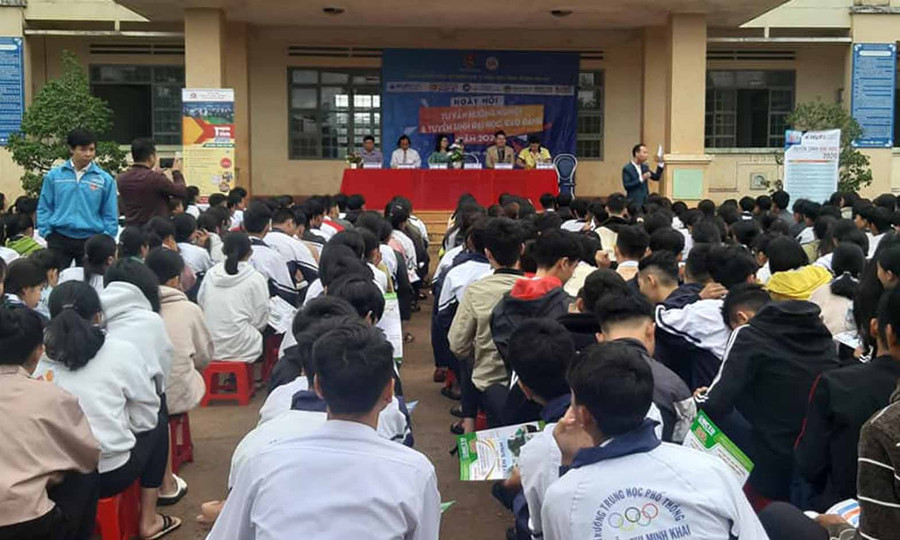 Quang cảnh buổi tư vấn. Ảnh: Hà Phương