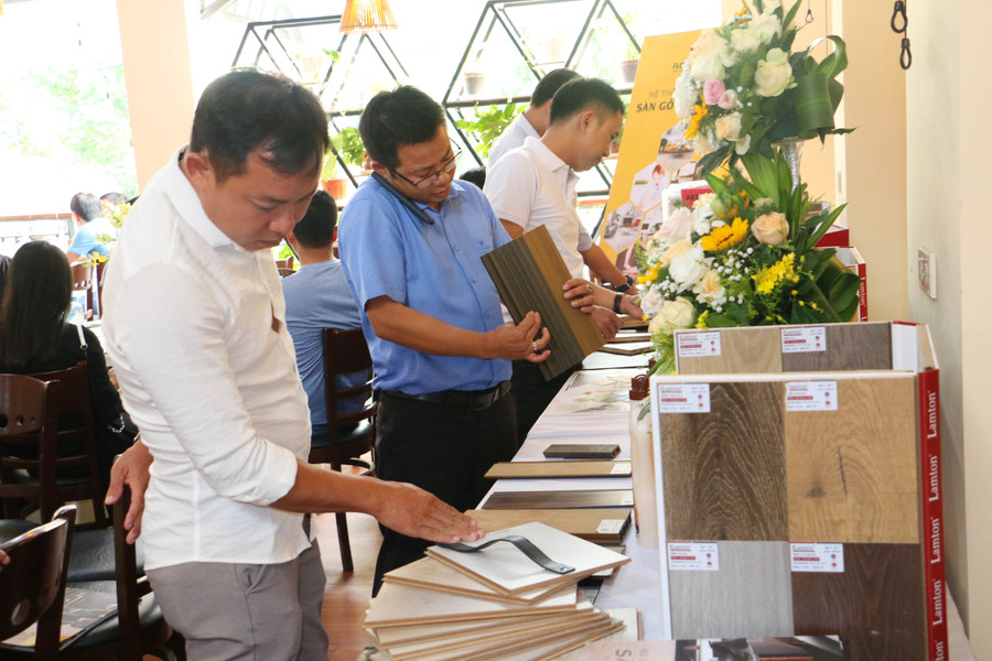 Floordi luôn đề cao chất lượng sản phẩm và an toàn sức khỏe cho khách hàng. Ảnh: Q.T Floordi luôn đề cao chất lượng sản phẩm và an toàn sức khỏe cho khách hàng