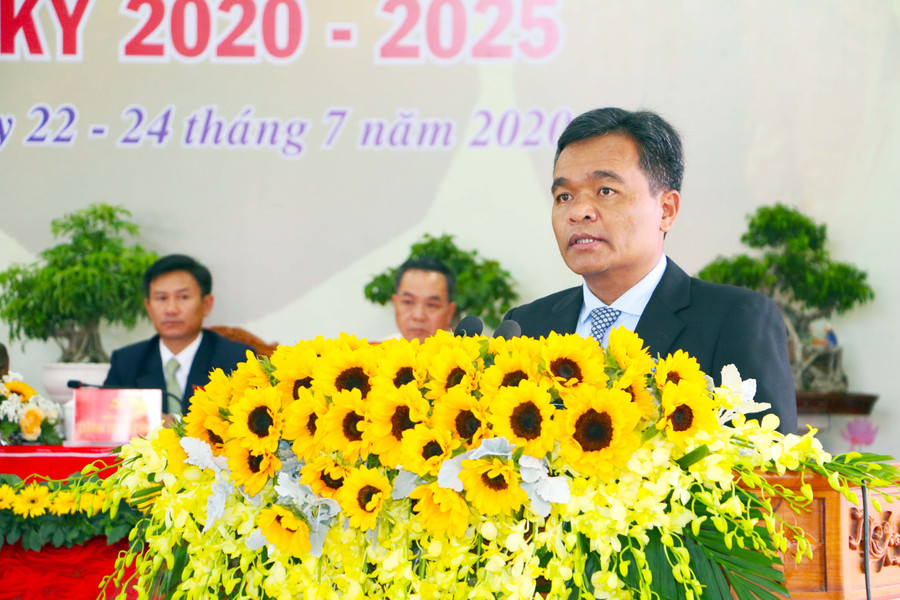 Bí thư Tỉnh ủy Hồ Văn Niên phát biểu chỉ đạo tại Đại hội. Ảnh: Quang Tấn 