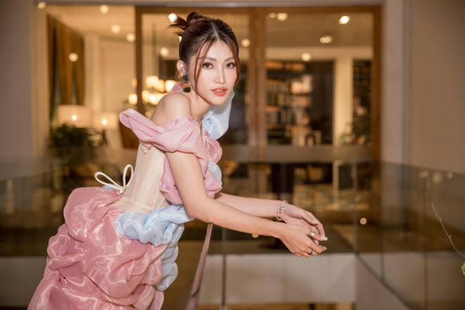 Chế Nguyễn Quỳnh Châu mong muốn hướng tới hình ảnh nghệ sĩ đa năng. Ảnh: ANDI NGUYỄN