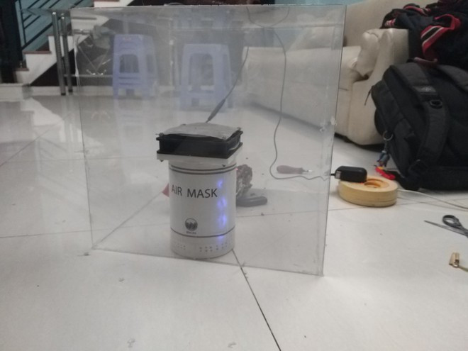 Máy lọc không khí nhỏ gọn hoạt động bằng điện với công suất chỉ 12 V ẢNH: TẤN ĐẠT