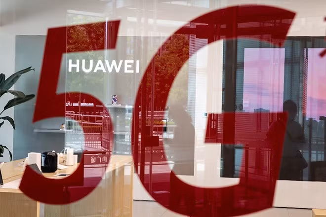 Pháp gần như quay lưng hoàn toàn với thiết bị mạng 5G của Huawei. Ảnh: AFP