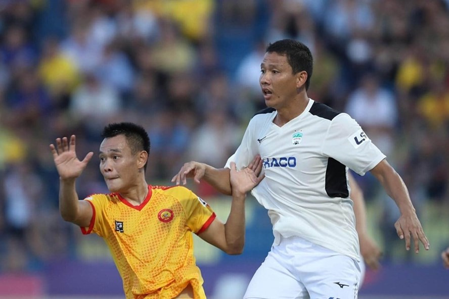 Anh Đức trong trận đấu ra mắt Hoàng Anh Gia Lai. Ảnh: Thanh Xuân