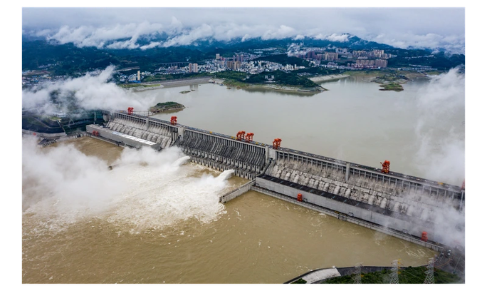  Đập Tam Hiệp xả lũ hôm 29-6. Ảnh: Tân Hoa Xã