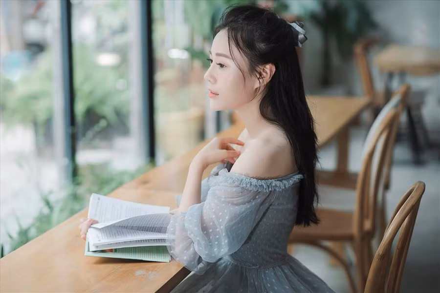 Phương Oanh đang được khán giả chú ý với vai Thiên Trang - một tiểu thư xinh đẹp và sành điệu - trong phim truyền hình 