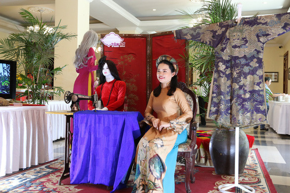 Áo dài được tôn vinh tại hội thảo Huế - kinh đô áo dài - Ảnh: Nhật Linh