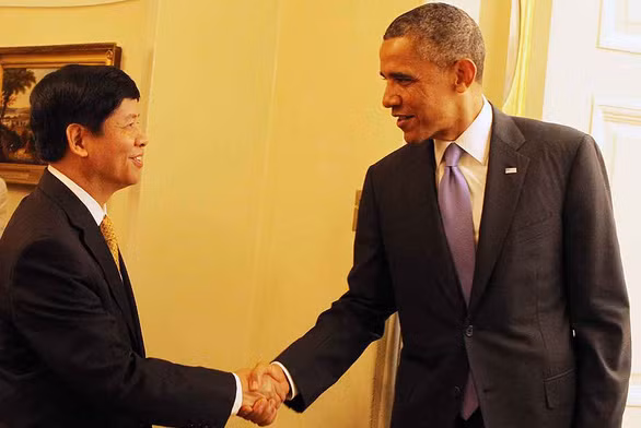 Cựu đại sứ Việt Nam tại Mỹ Nguyễn Quốc Cường trong một lần gặp cựu tổng thống Mỹ Barack Obama. Ảnh: NVCC