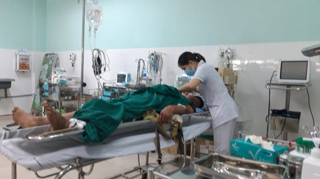 1 bệnh nhân được điều trị tại Bệnh viện đa khoa tỉnh Kon Tum. ẢNH: ĐỨC NHẬT 1 bệnh nhân được điều trị tại Bệnh viện đa khoa tỉnh Kon Tum. ẢNH: ĐỨC NHẬT