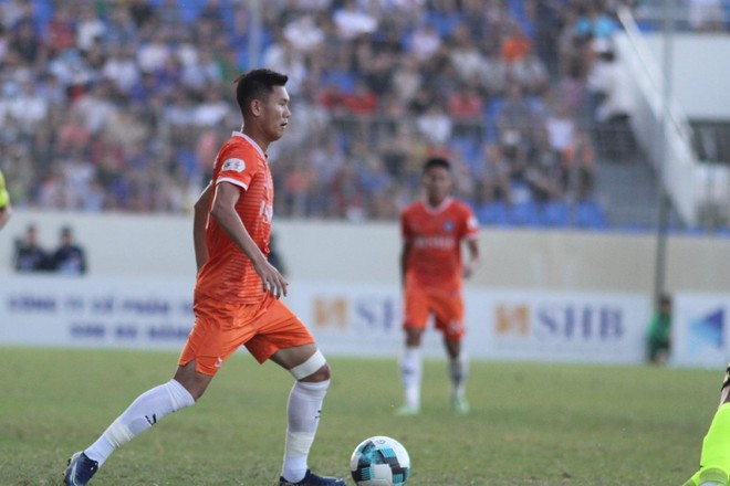 Với những gì đã thể hiện, Phan Văn Long đủ sức khoác áo tuyển VN. Ảnh: ĐỊNH TUẤN Với những gì đã thể hiện, Phan Văn Long đủ sức khoác áo tuyển VN. Ảnh: ĐỊNH TUẤN