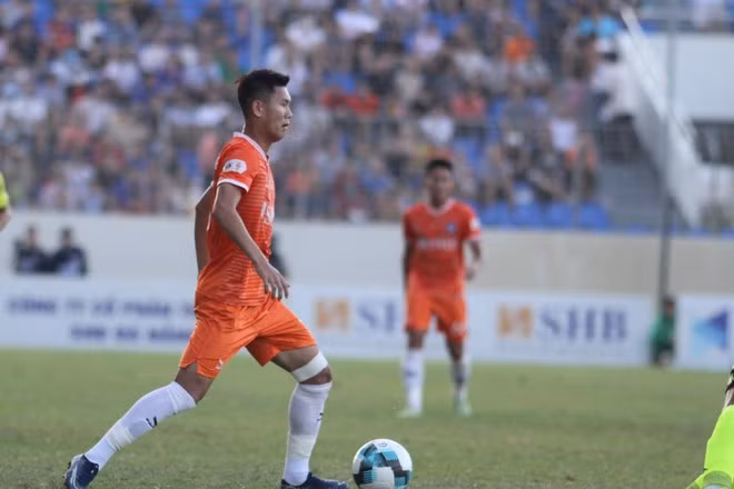 Với những gì đã thể hiện, Phan Văn Long đủ sức khoác áo tuyển VN. Ảnh: ĐỊNH TUẤN