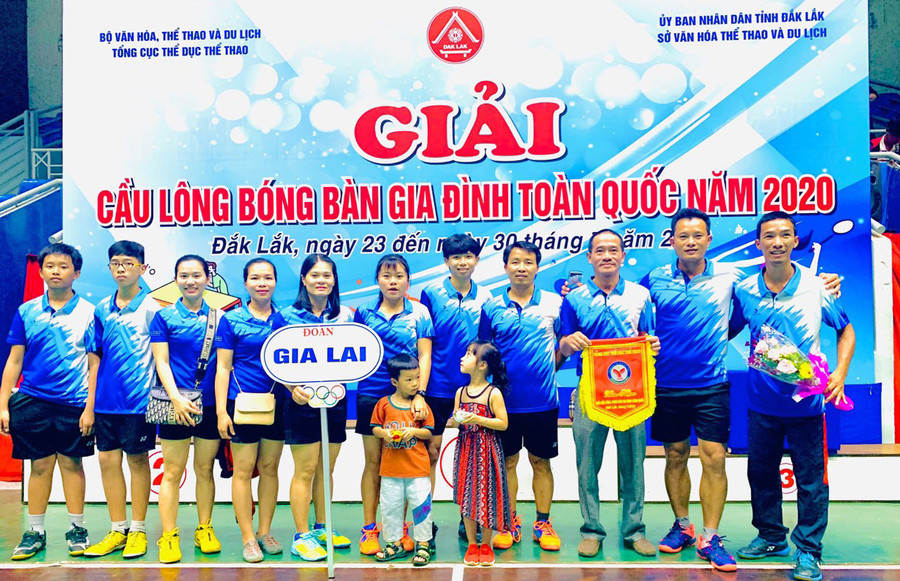  Đoàn VĐV Gia Lai tham dự Giải Cầu lông, bóng bàn gia đình toàn quốc 2020. Ảnh: Văn Hùng