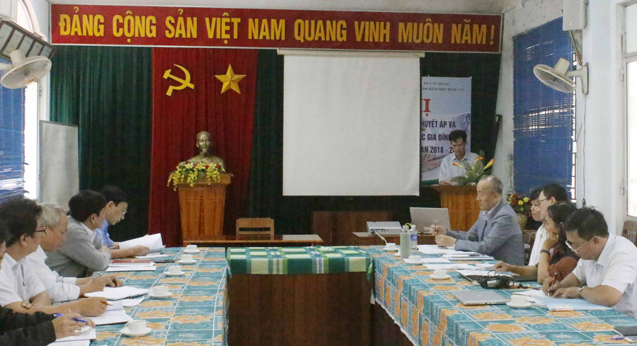 Đoàn công tác làm việc với ngành Y tế Gia Lai. Ảnh: Như Nguyện