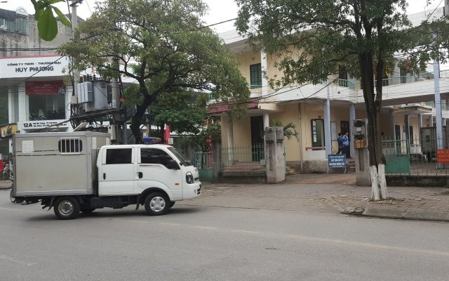 Xe chở bị can Phạm Ánh Dương đến địa diểm xét xử thuộc TAND TP Thái Bình chiều ngày 20-9 Xe chở bị can Phạm Ánh Dương đến địa diểm xét xử thuộc TAND TP Thái Bình chiều ngày 20-9