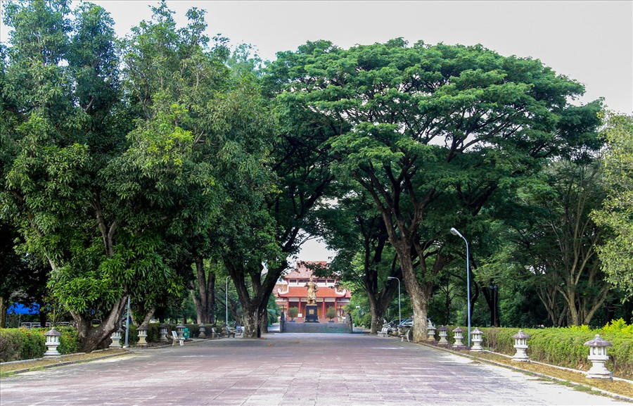 Bảo tàng Quang Trung cách trung tâm TP. Quy Nhơn (tỉnh Bình Định) khoảng 45 km theo quốc lộ 19.