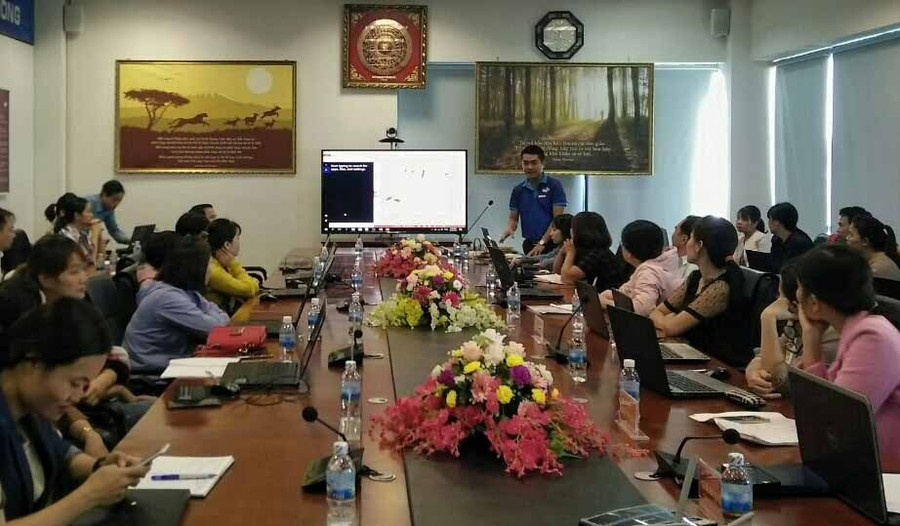 49 học viên tham gia tập huấn Hệ thống quản lý thông tin tiêm chủng quốc gia. Ảnh: Như Nguyện