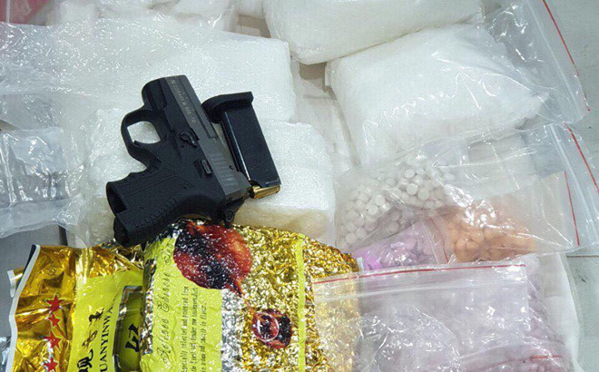 Ma túy, súng, đạn thu giữ từ đường dây ma túy cực lớn này. Ảnh: Công an cung cấp Ma túy, súng, đạn thu giữ từ đường dây ma túy cực lớn này. Ảnh: Công an cung cấp