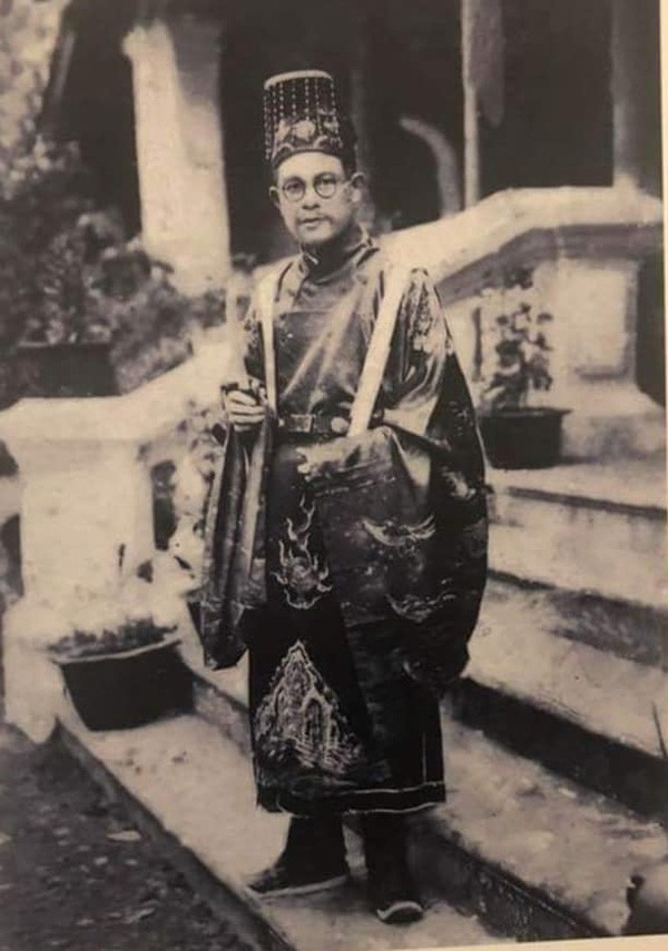 Cụ Bùi Bằng Đoàn trong trang phục Thượng thư triều Nguyễn (Ảnh: tư liệu gia đình) Cụ Bùi Bằng Đoàn trong trang phục Thượng thư triều Nguyễn (Ảnh: tư liệu gia đình)