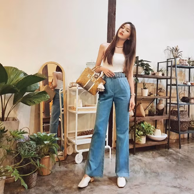 Pla yêu thích chơi các môn thể thao như bóng rổ, cầu lông, tập thể hình và bơi lội. Cô đặt biệt danh cho mình là 