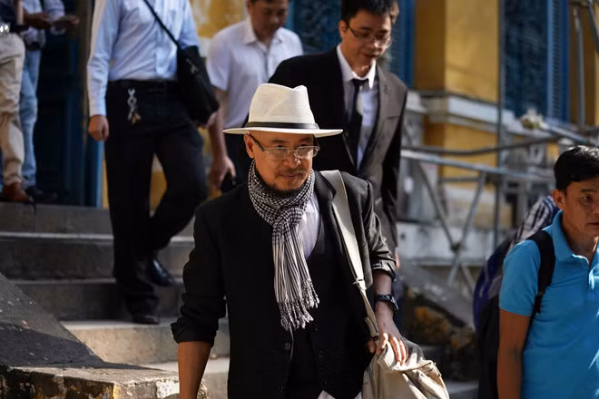 Sau phiên tòa sơ thẩm, ông Đặng Lê Nguyên Vũ được quyền quản lý Trung Nguyên - Ảnh: ĐỘC LẬP