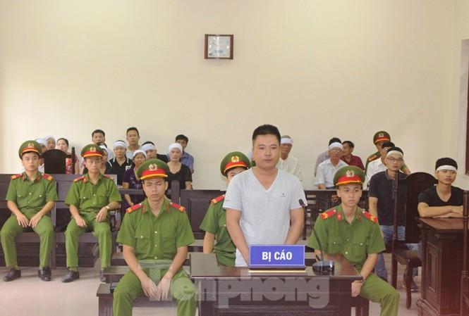Nguyễn Văn Dũng, hung thủ giết xe ôm để cướp của bị tuyên án tử hình - Ảnh: Hoàng Long Nguyễn Văn Dũng, hung thủ giết xe ôm để cướp của bị tuyên án tử hình - Ảnh: Hoàng Long