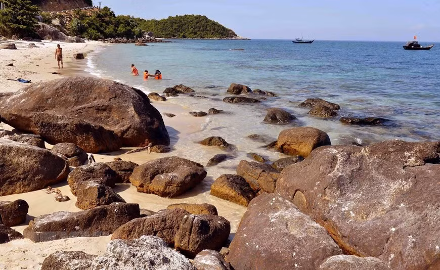 Bãi biển tại Cù lao Chàm (xã đảo Tân Hiệp, thành phố Hội An, tỉnh Quảng Nam). 