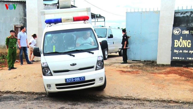 "Nhà máy sản xuất ma túy" được đặt tại trụ sở của Công ty XNK Đồng An Viên, có địa chỉ ở Tổ dân phố 3B, Khu làng nghề, thị trấn Đăk Hà, huyện Đăk Hà, tỉnh Kon Tum. Trong 2 ngày 6-7/8, lực lượng chức năng đã tiến hành khám xét khu nhà xưởng của Công ty XNK Đồng An Viên.