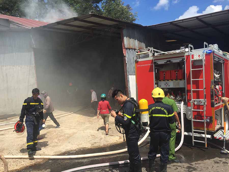  Nhiều doanh nghiệp vẫn còn lơ là trong công tác phòng-chống cháy nổ gây nguy cơ hỏa hoạn cao. Ảnh: Văn Ngọc