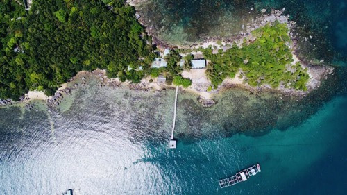 Hòn Dăm Trong sở hữu vẻ đẹp hoang sơ, thiên nhiên gần gũi. Ảnh: Cao Nguyên.