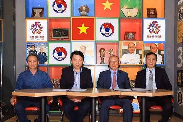 HLV Park Hang Seo đã có 2 năm gắn bóng với bóng đá Việt Nam