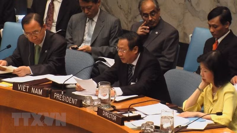 Ngày 17/7/2008, tại trụ sở Liên hợp quốc ở New York (Mỹ), Phó Thủ tướng Phạm Gia Khiêm chủ trì phiên thảo luận của Hội đồng Bảo an Liên hợp quốc về chủ đề 'Trẻ em và xung đột vũ trang.