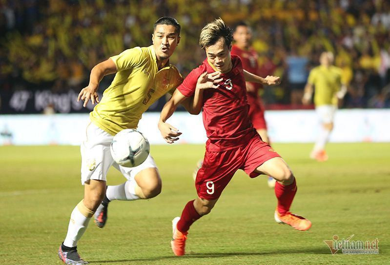 Cuộc đối đầu giữa tuyển Việt Nam vs Thái Lan rất nóng. Ảnh S.N Cuộc đối đầu giữa tuyển Việt Nam vs Thái Lan rất nóng. Ảnh S.N