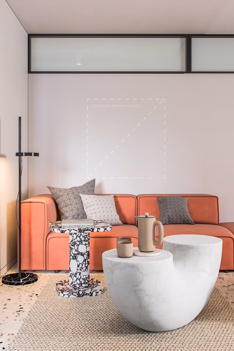  Bàn cà phê làm bằng đá cẩm thạch độc đáo, tạo nét riêng biệt hiếm có cho không gian.