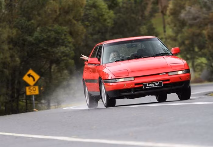 Mazda 323 đời 2002 (ảnh minh họa)