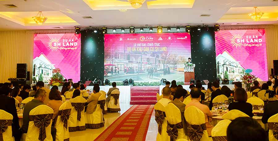 Sự kiện mở bán chính thức SH Land vừa diễn ra tại tầng 2, trung tâm Hội nghị Pleiku Palace, 22 Phan Đình Giót, Phường Hoa Lư, TP. Pleiku, Gia Lai ngày 7-9, thu hút gần 600 khách hàng và nhà đầu tư tham dự. Sự kiện mở bán chính thức SH Land vừa diễn ra tại tầng 2, trung tâm Hội nghị Pleiku Palace, 22 Phan Đình Giót, Phường Hoa Lư, TP. Pleiku, Gia Lai ngày 7-9, thu hút gần 600 khách hàng và nhà đầu tư tham dự.