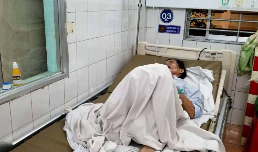Ông Liệu được chẩn đoán bị chấn thương sọ não. Ảnh: Văn Ngọc  Ông Liệu được chẩn đoán bị chấn thương sọ não. Ảnh: Văn Ngọc
