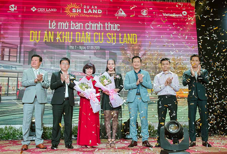 Lễ “Ký kết hợp tác chiến lược giữa CĐT Công ty Cổ phần Sơn Hải – CenLand – VietinBank” được diễn ra ngay trong sự kiện mở bán chính thức. Lễ “Ký kết hợp tác chiến lược giữa CĐT Công ty Cổ phần Sơn Hải – CenLand – VietinBank” được diễn ra ngay trong sự kiện mở bán chính thức.