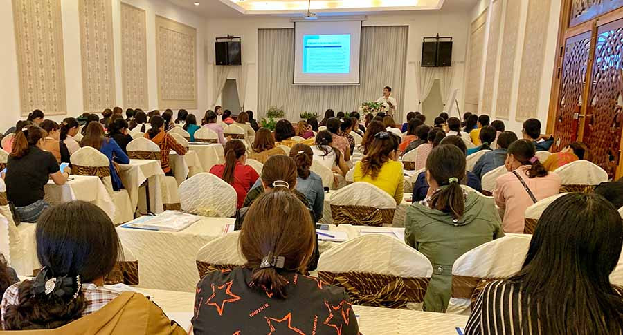Lớp tập huấn hướng dẫn xây dựng kế hoạch kinh doanh cho phụ nữ khởi nghiệp. Ảnh: Nguyên Bình Lớp tập huấn hướng dẫn xây dựng kế hoạch kinh doanh cho phụ nữ khởi nghiệp. Ảnh: Nguyên Bình