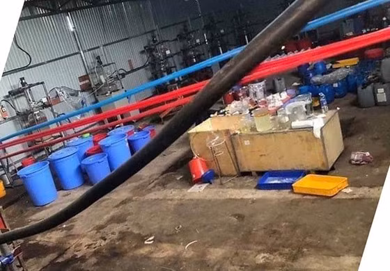  Kho xưởng của Công ty TNHH xuất nhập khẩu Đồng An Viên chứa 13 tấn hóa chất, tiền chất các loại được đựng trong nhiều thùng phi, can nhựa, số chậu… và khoảng 20 tấn thiết bị, máy móc, phục vụ sản xuất trái phép chất ma túy.