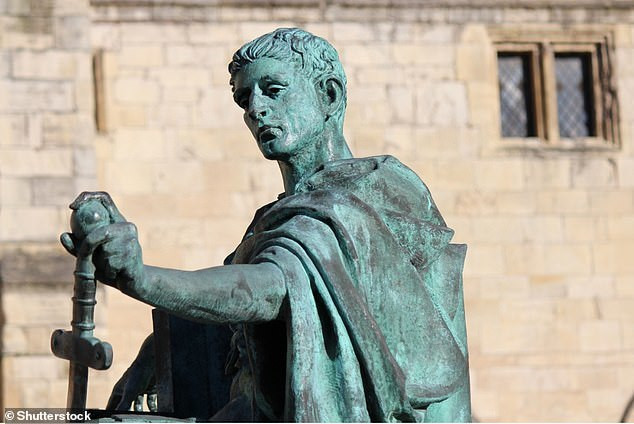 Constantine Đại Đế - Vị tướng mạnh mẽ trở thành người cai trị duy nhất của đế chế La Mã năm 324 (Nguồn: Daily Mail) Constantine Đại Đế - Vị tướng mạnh mẽ trở thành người cai trị duy nhất của đế chế La Mã năm 324 (Nguồn: Daily Mail)